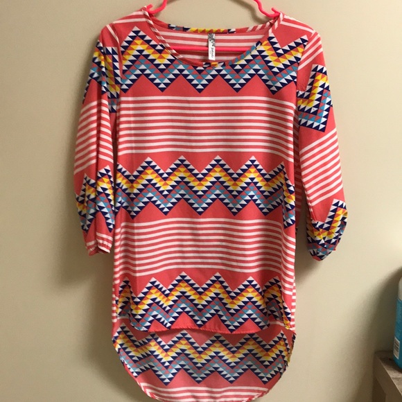 Patterned top - Picture 3 of 3